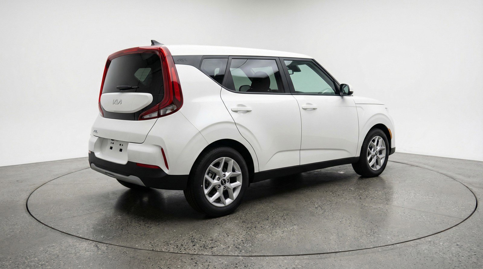 Used 2025 Kia Soul LX w/ LX Technology Package FWD image 9
