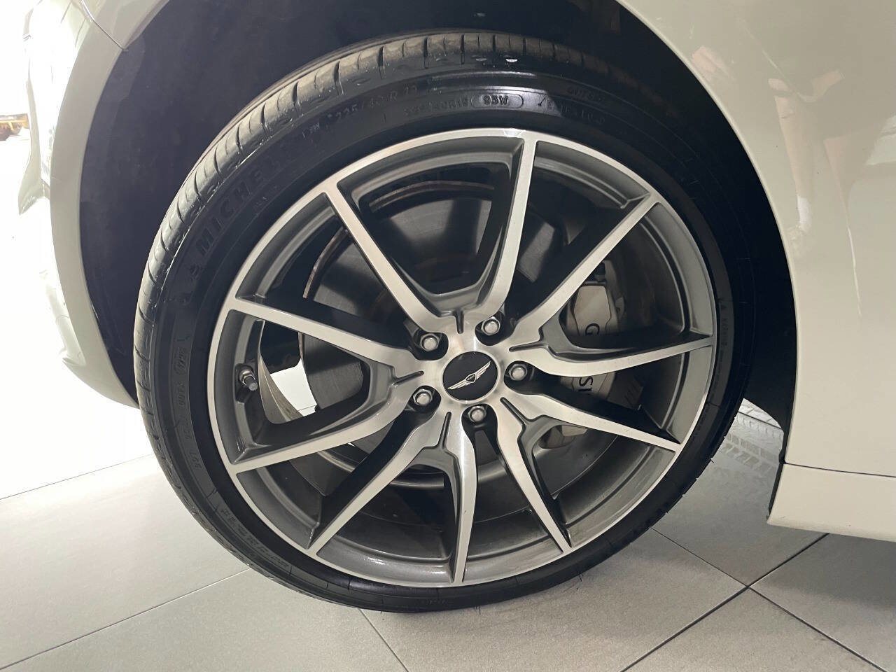 Used 2024 Genesis G70 2.5T image 10