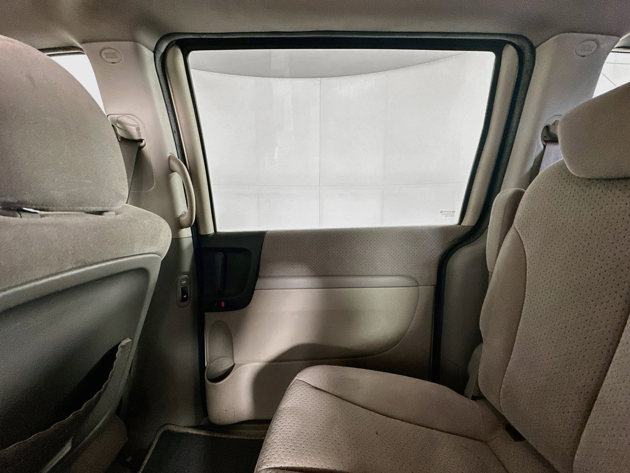 Used 2008 Hyundai Entourage GLS FWD image 30