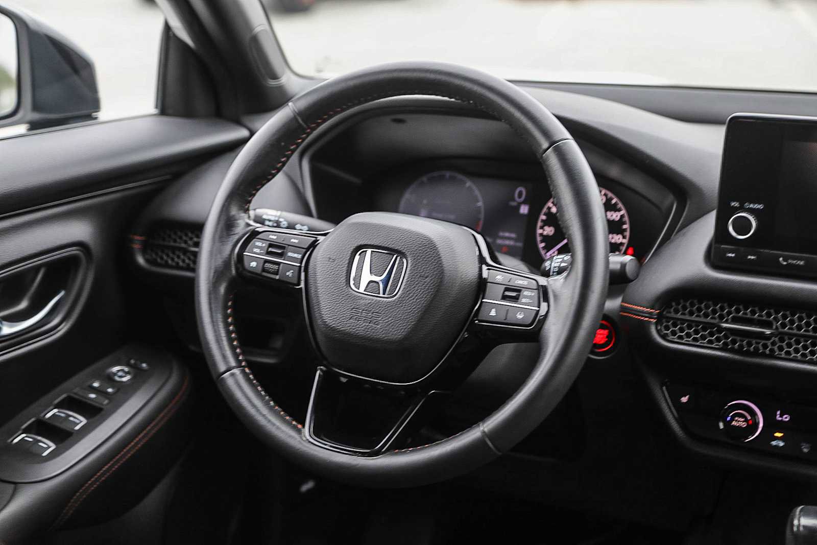 Used 2024 Honda HR-V Sport image 15
