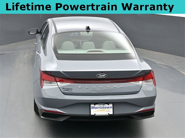 Used 2022 Hyundai Elantra SEL image 35