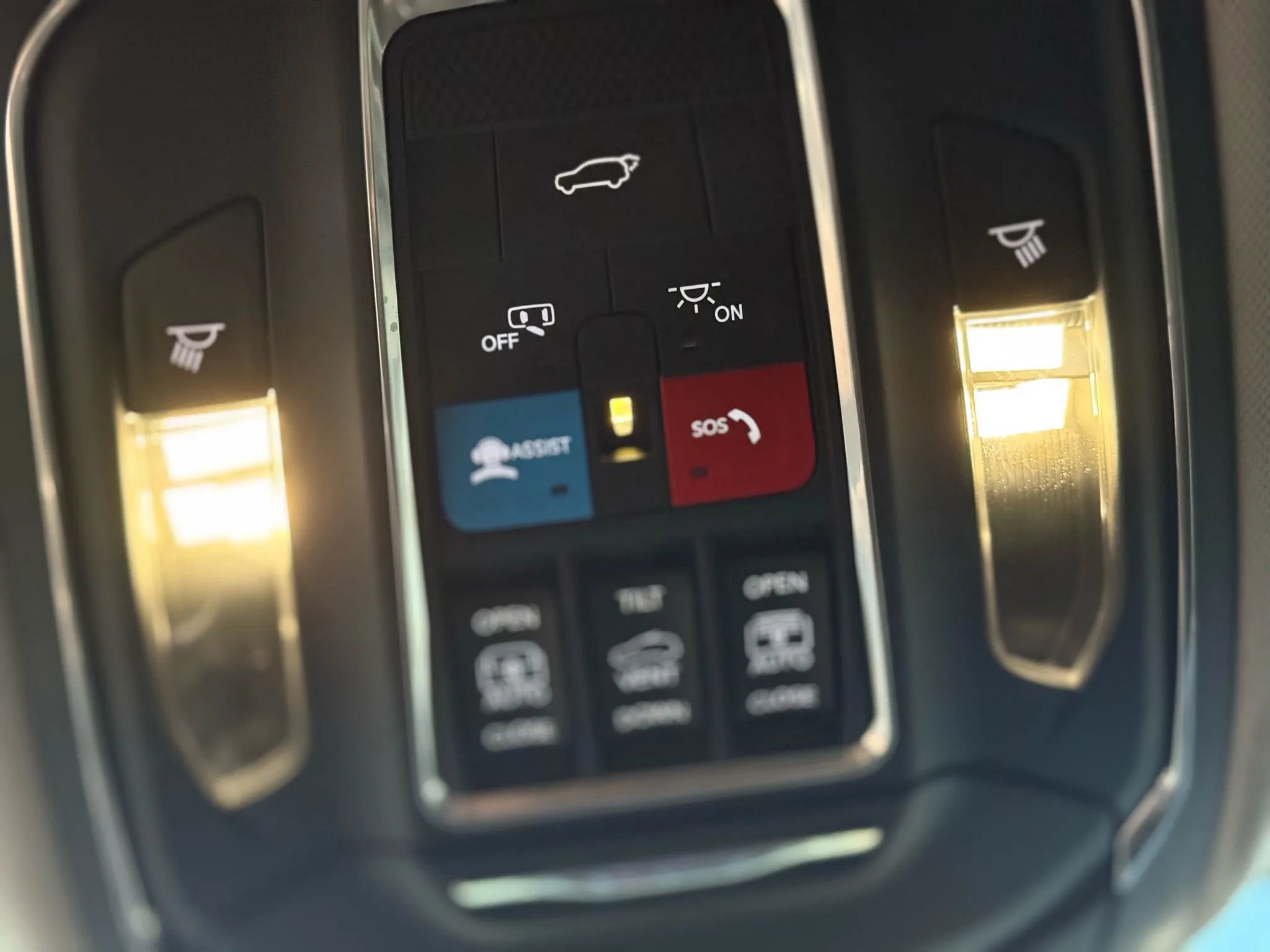 Used 2023 Jeep Grand Cherokee Limited w/ Luxury Tech Group II image 24