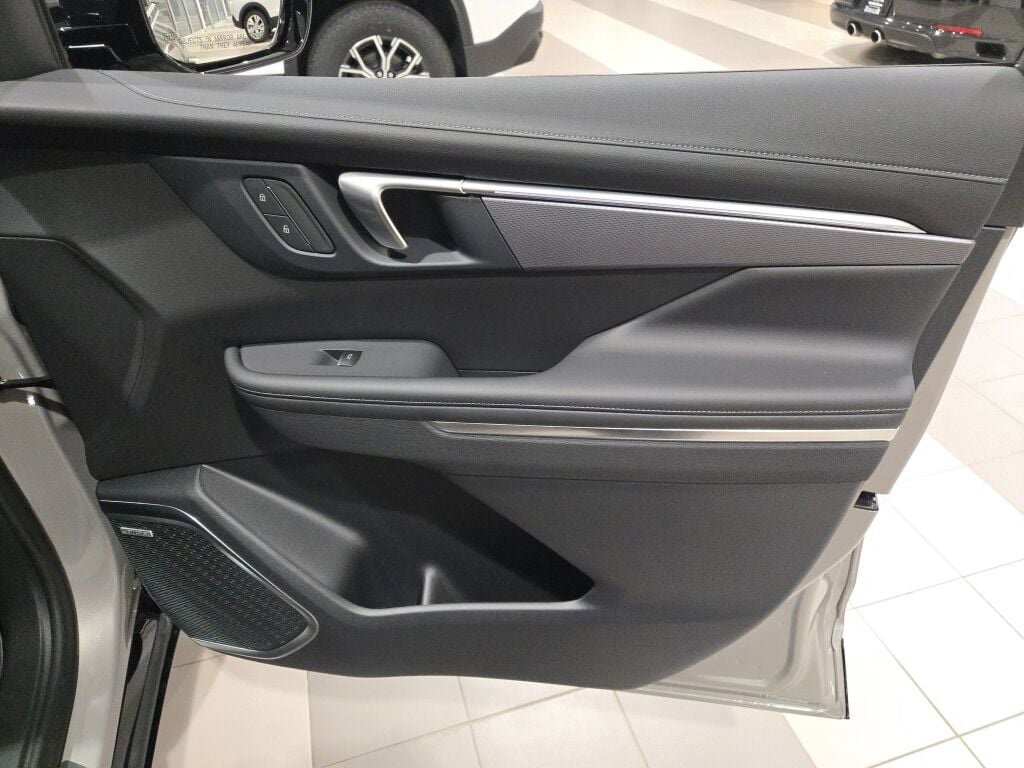 New 2026 Buick Enclave Sport Touring w/ LPO, Floor Liner Package image 6