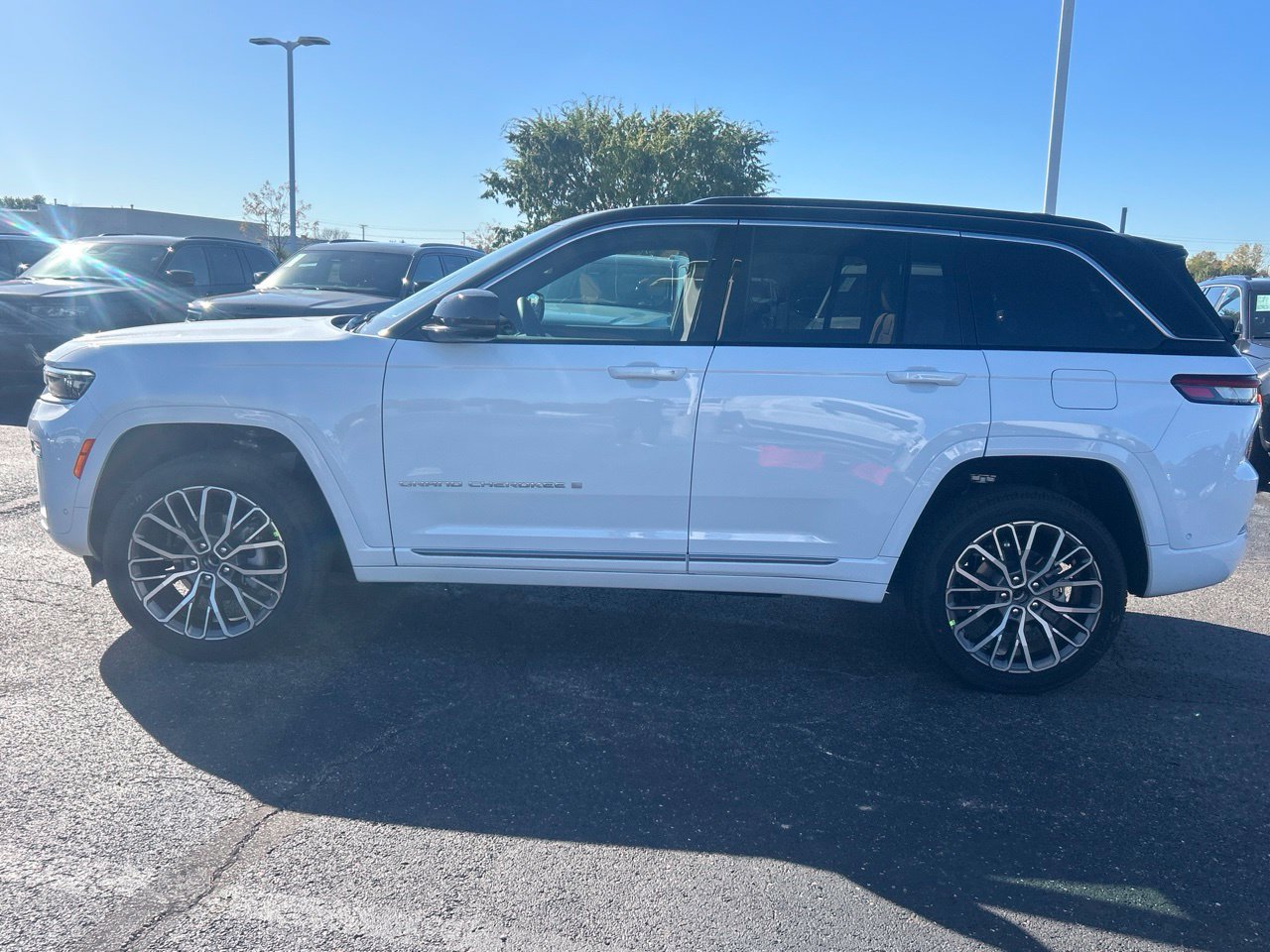 New 2027 Jeep Grand Cherokee Summit AWD/4WD image 6