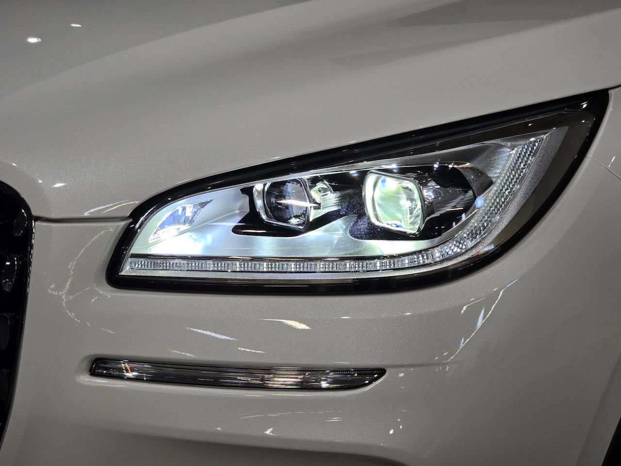 New 2026 Lincoln Corsair Reserve image 7