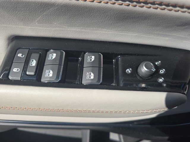 Used 2022 Jeep Grand Wagoneer Series II w/ Convenience Group III image 28