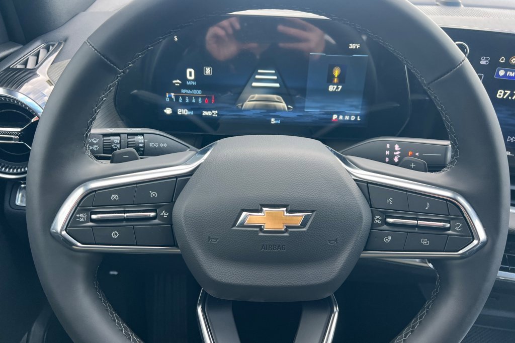 New 2026 Chevrolet Equinox LT w/ Convenience Package II image 21