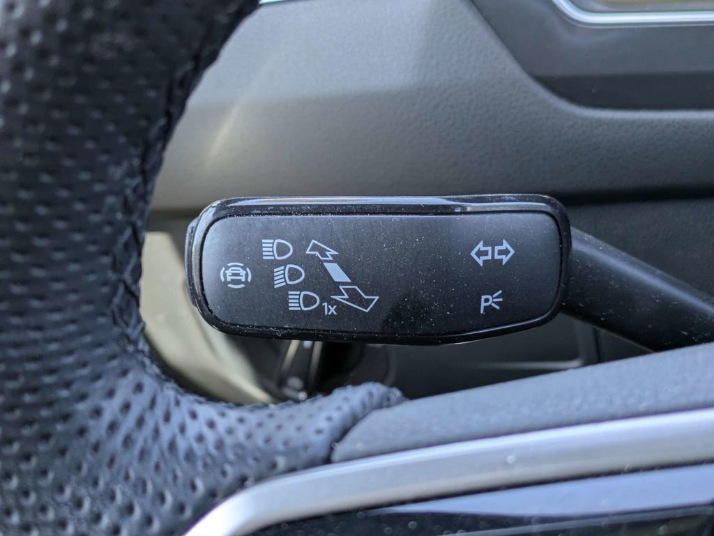 Used 2022 Volkswagen Tiguan SEL R-Line AWD/4WD image 41