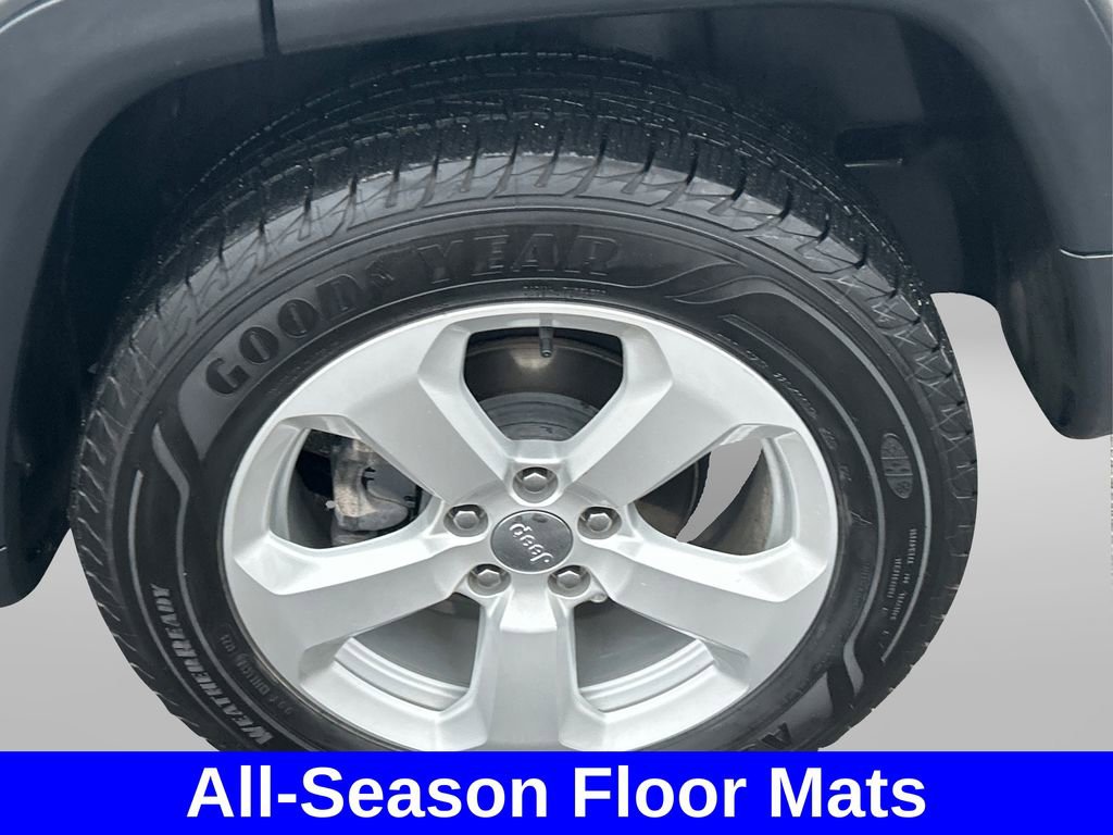 Used 2020 Jeep Compass Latitude w/ Cold Weather Group image 13