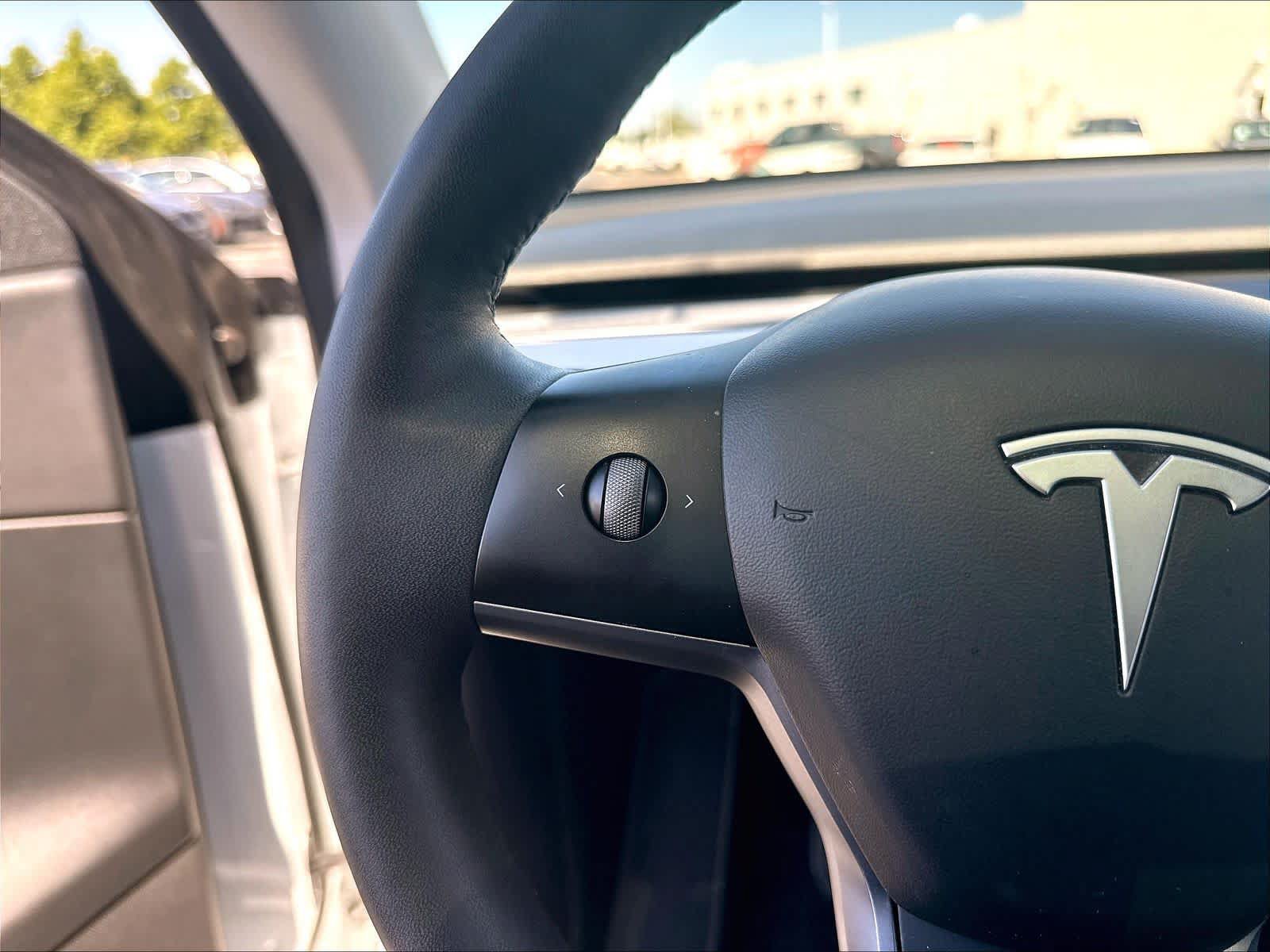 Used 2021 Tesla Model Y Long Range AWD/4WD image 13