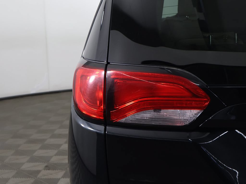 Used 2021 Chrysler Voyager Lxi FWD image 12