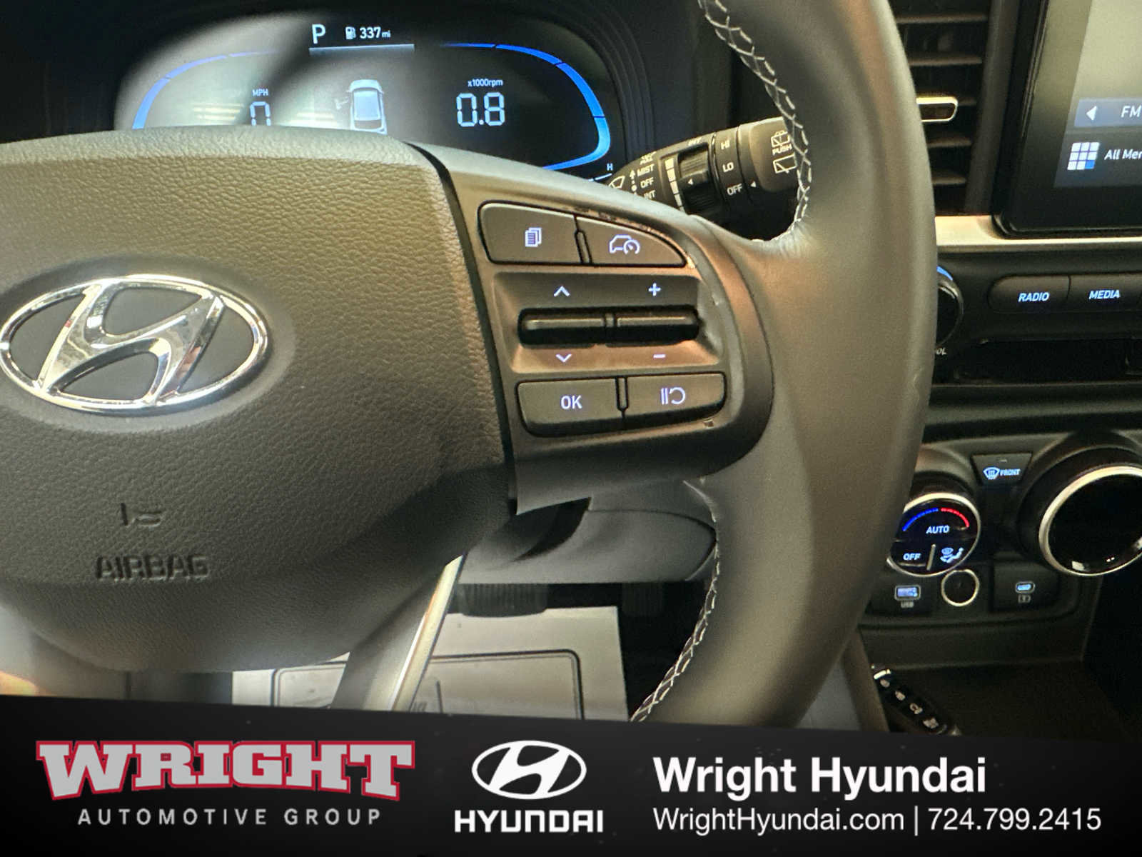 Certified 2025 Hyundai Venue SEL image 21