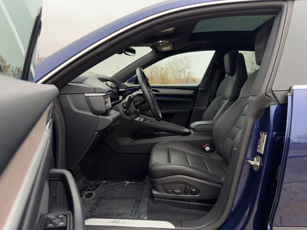 Used 2024 Porsche Macan 4 Electric image 17