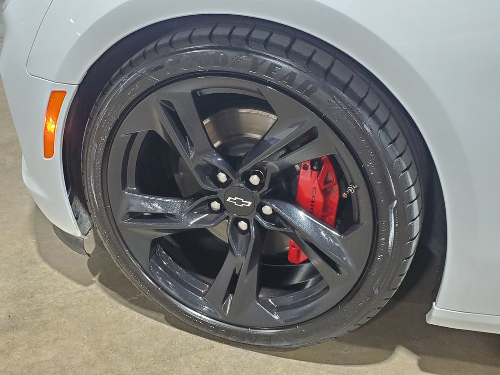 Used 2021 Chevrolet Camaro SS RWD image 38
