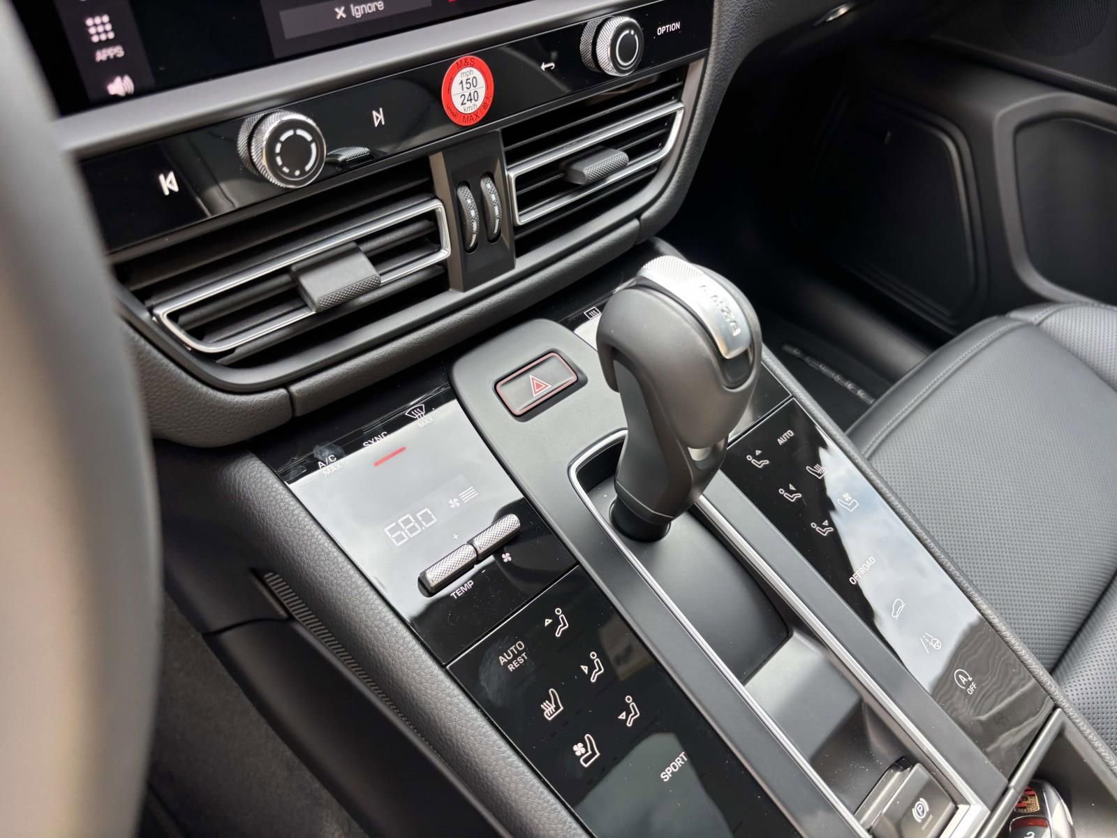New 2026 Porsche Macan AWD/4WD image 31