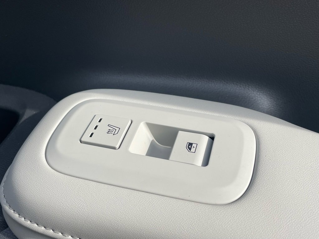 Used 2024 Hyundai Santa Fe Calligraphy image 17