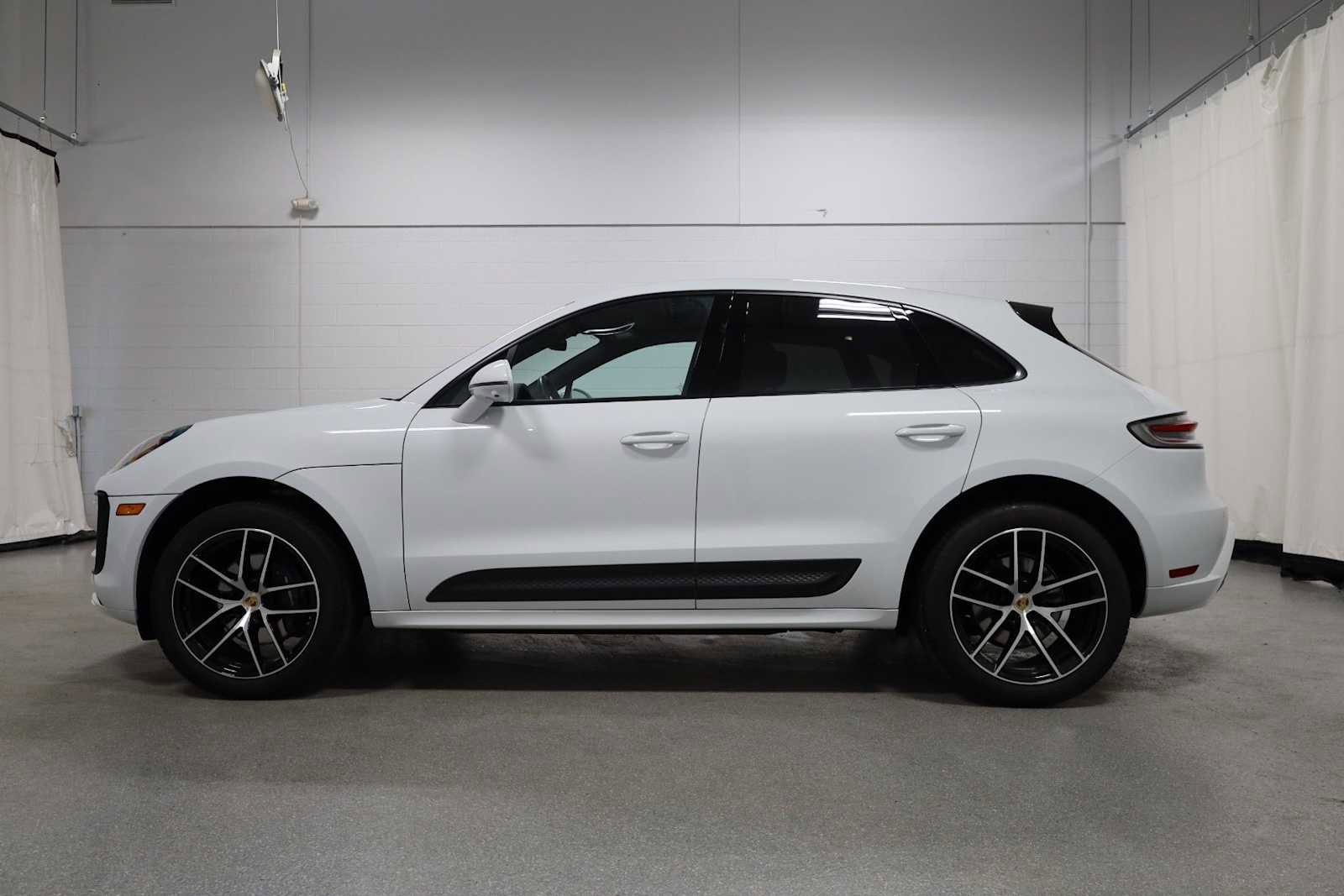 Certified 2023 Porsche Macan Turbo AWD/4WD image 2