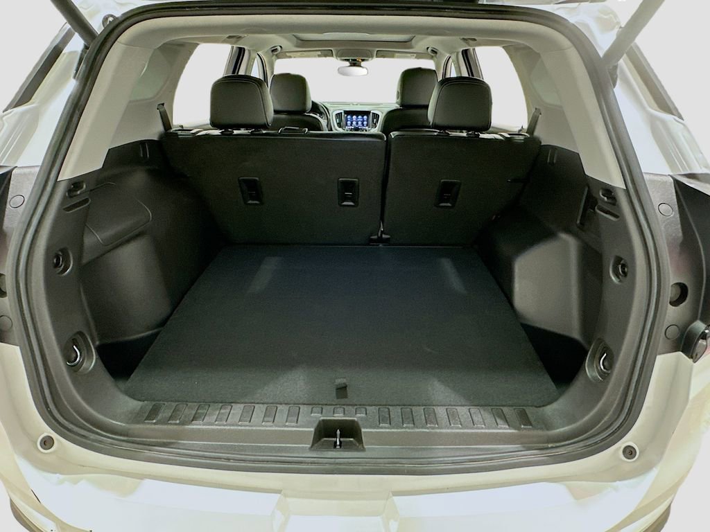 Used 2024 GMC Terrain SLT image 27