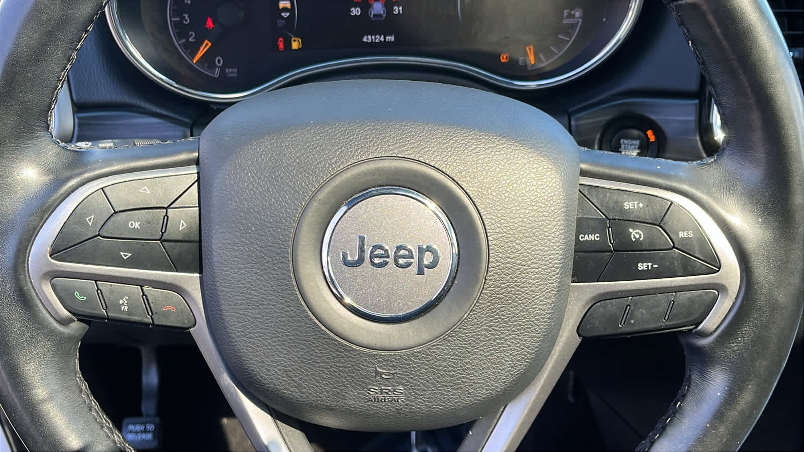 Certified 2022 Jeep Grand Cherokee Limited image 13