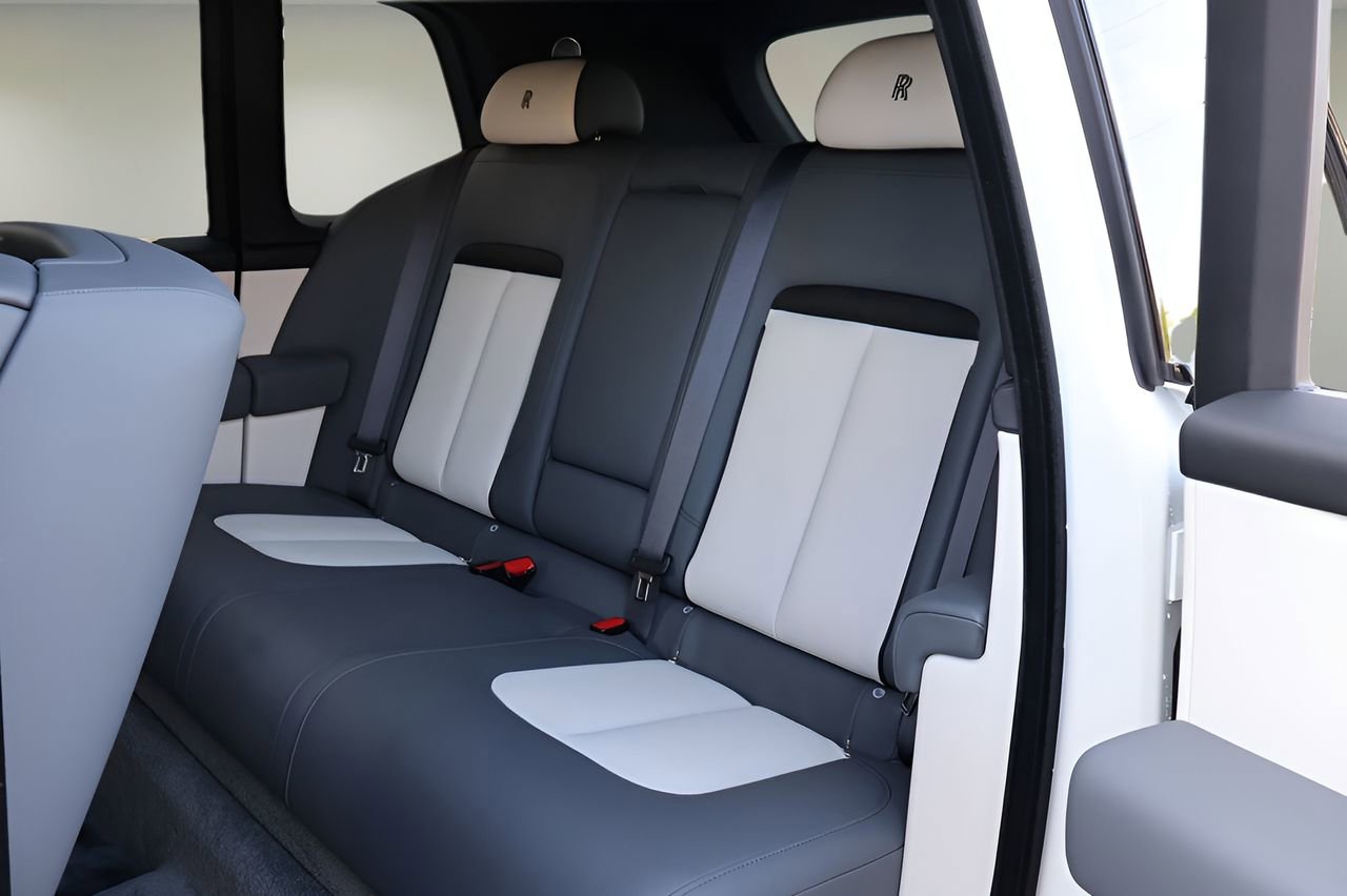 New 2026 Rolls-Royce Cullinan image 19
