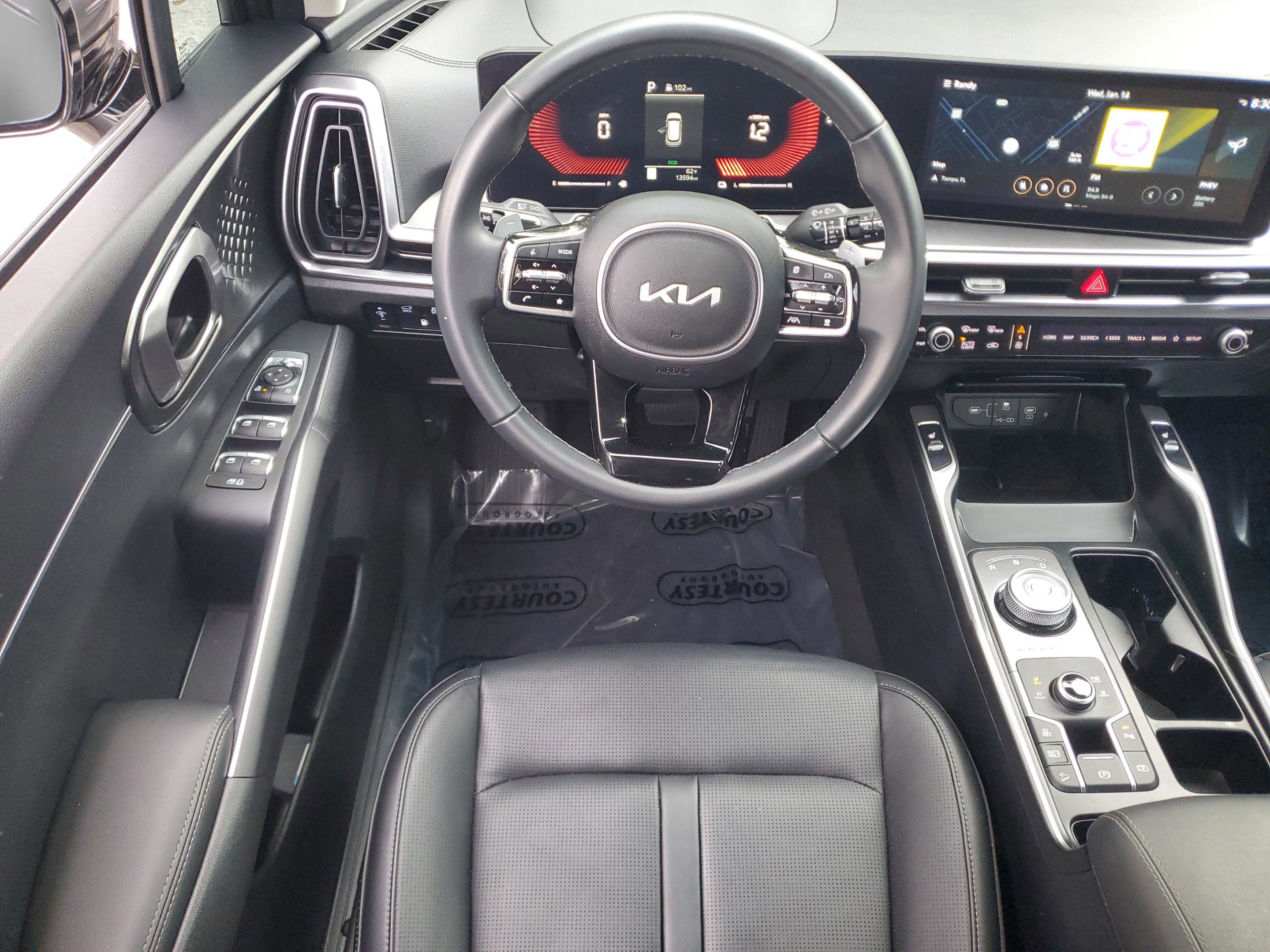 Certified 2025 Kia Sorento EX w/ EX Panoramic Sunroof Package image 9