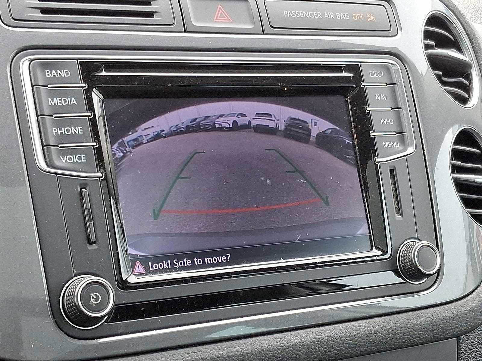 Used 2016 Volkswagen Tiguan SE image 21