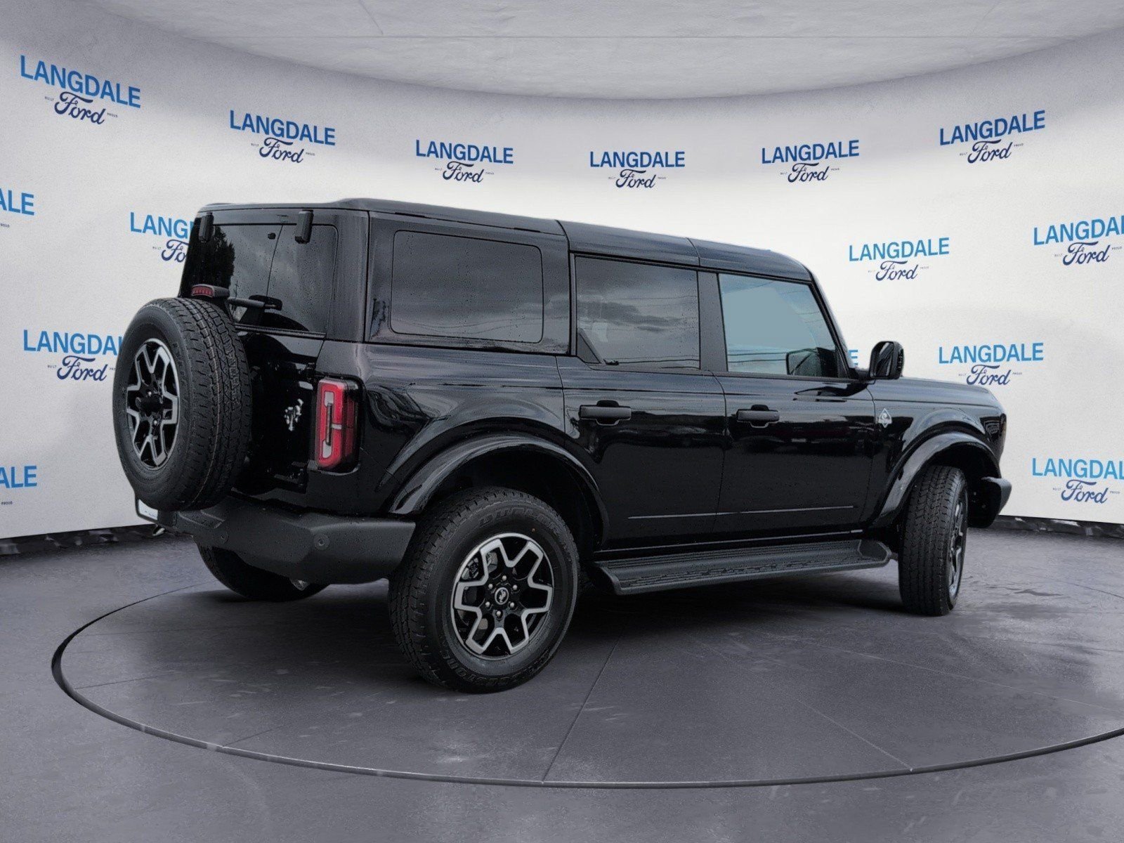 New 2026 Ford Bronco Outer Banks AWD/4WD image 4