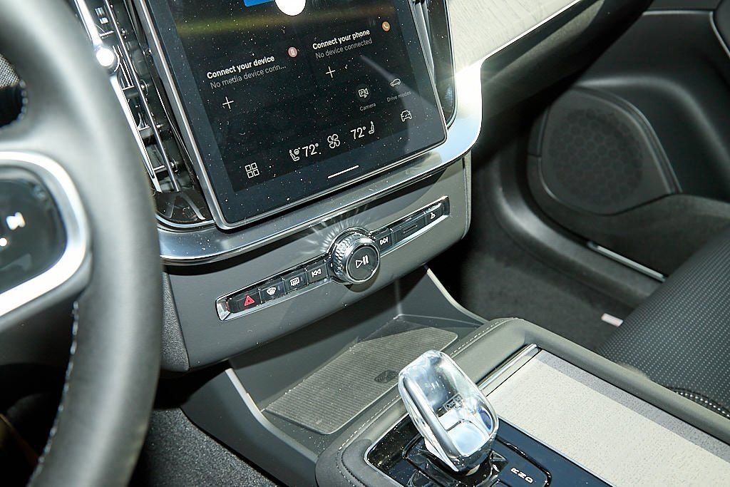 New 2026 Volvo XC90 T8 Ultra w/ Protection Package Premier image 16