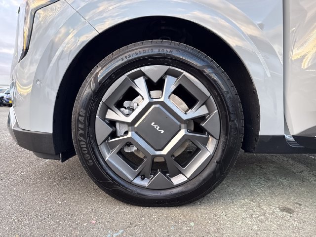 Used 2026 Kia Carnival SX FWD image 29