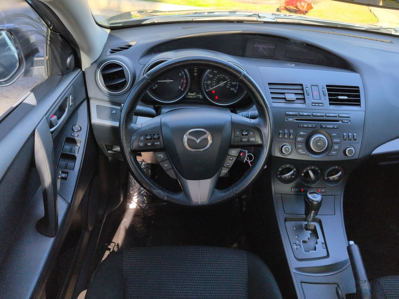 Used 2012 MAZDA MAZDA3 i Touring FWD image 14
