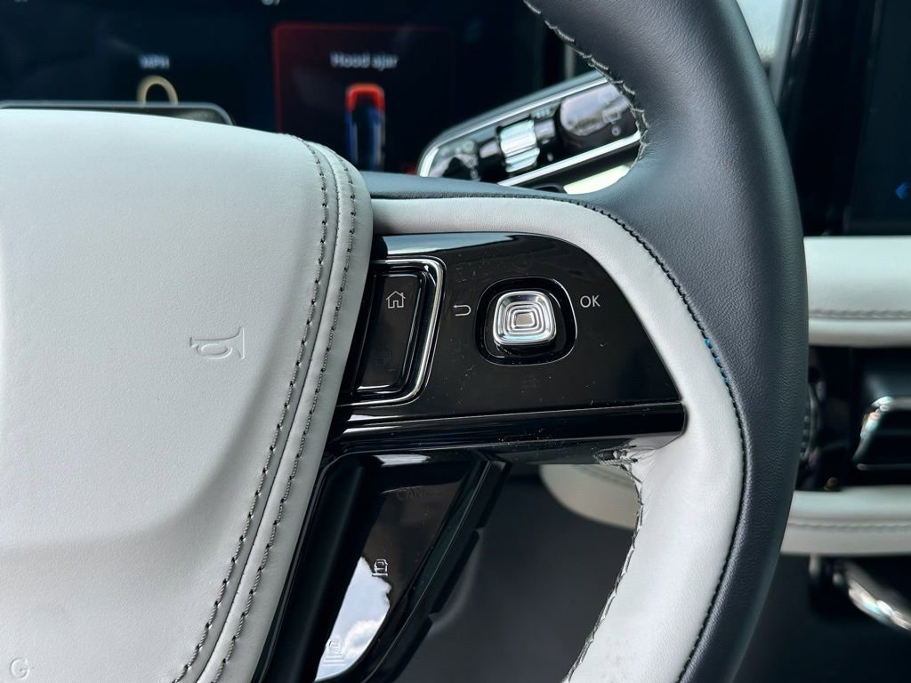 New 2026 Lincoln Aviator AWD image 10