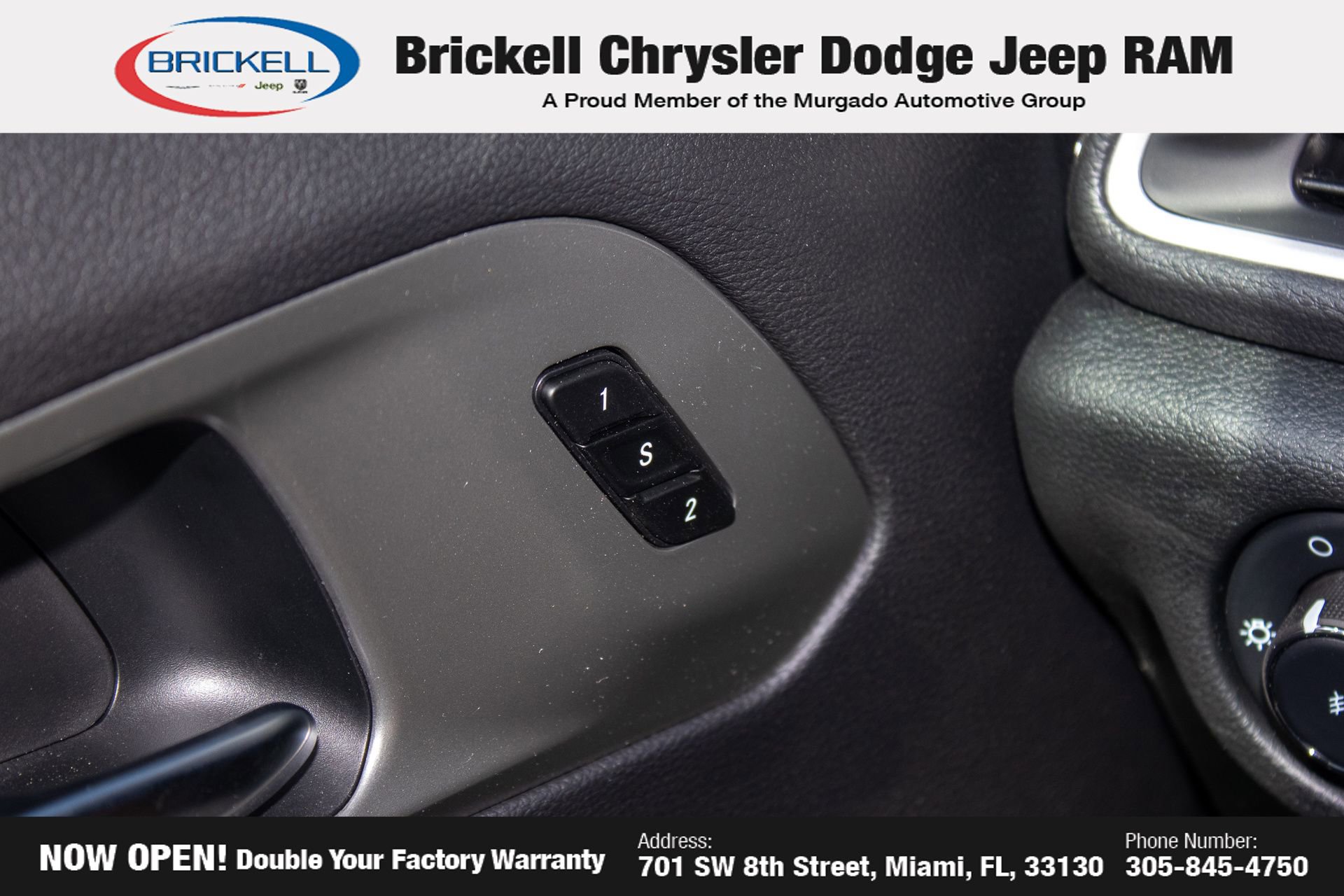 New 2025 Chrysler Pacifica Select FWD image 37