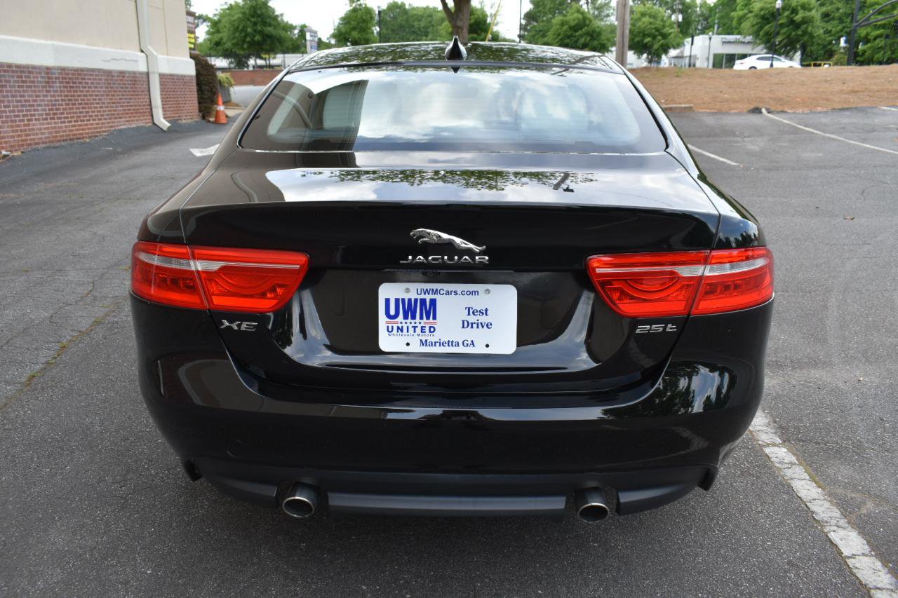 Used 2019 Jaguar XE Prestige RWD image 8