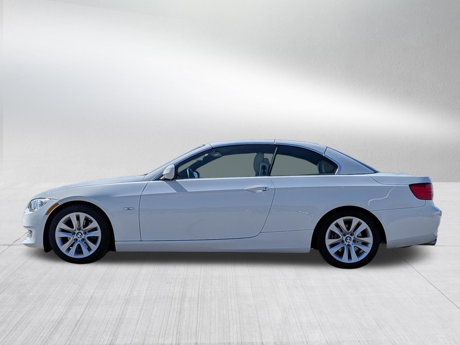 Used 2011 BMW 328i Convertible RWD image 4