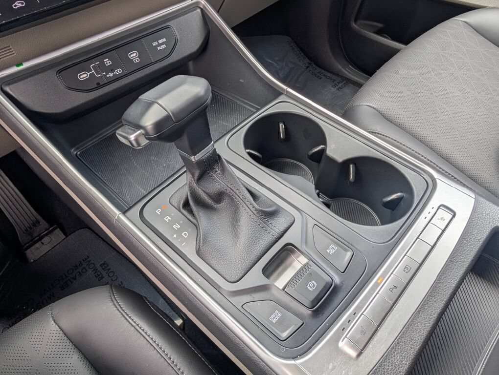 Certified 2025 Kia Carnival FWD image 15