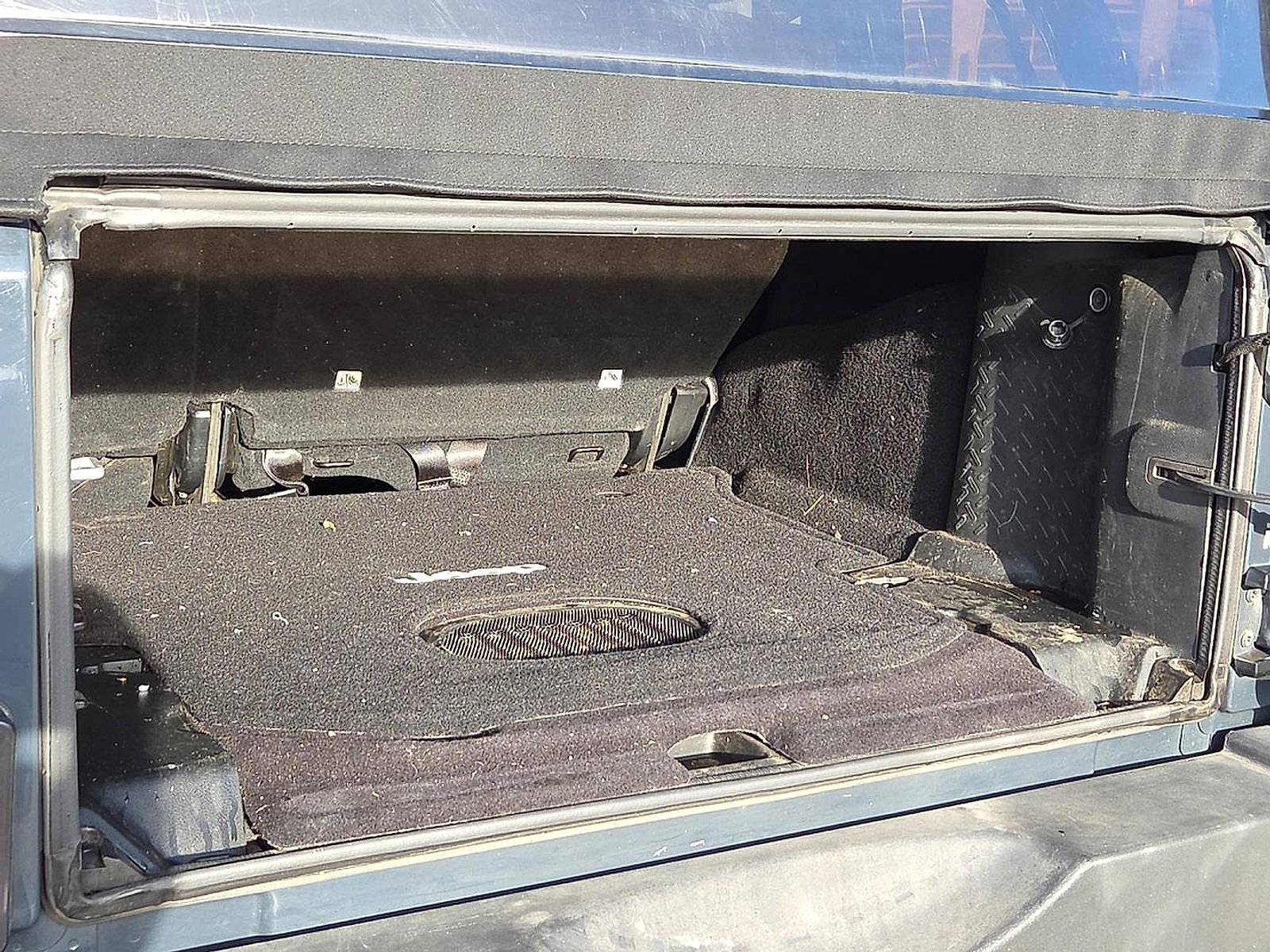 Used 2017 Jeep Wrangler Unlimited Rubicon w/ Connectivity Group image 8