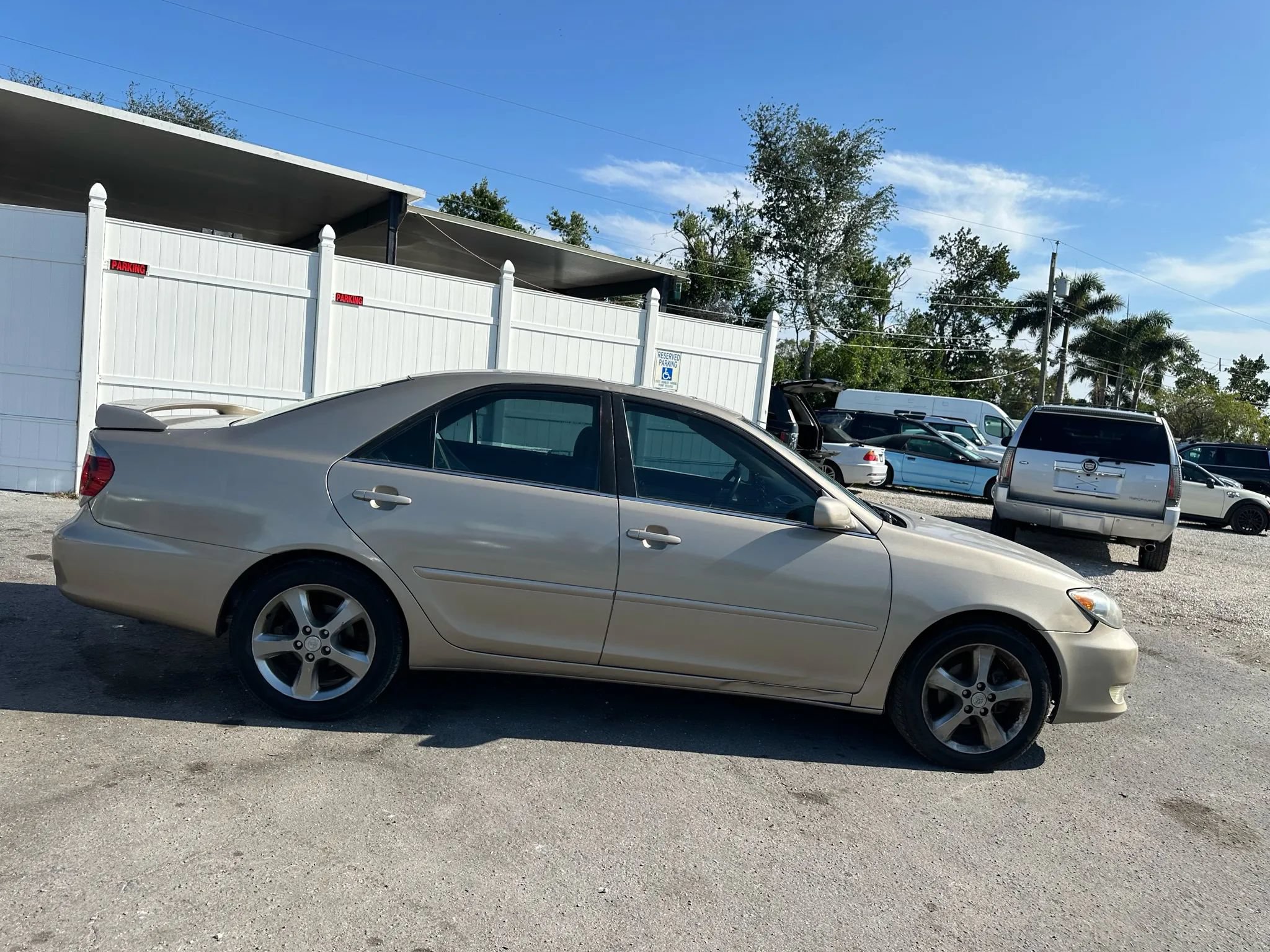 Used 2006 Toyota Camry SE FWD image 2