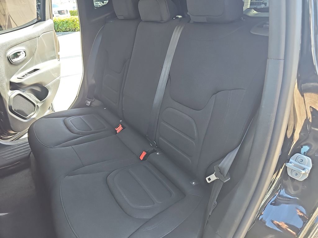 Used 2022 Jeep Renegade Latitude AWD/4WD image 13