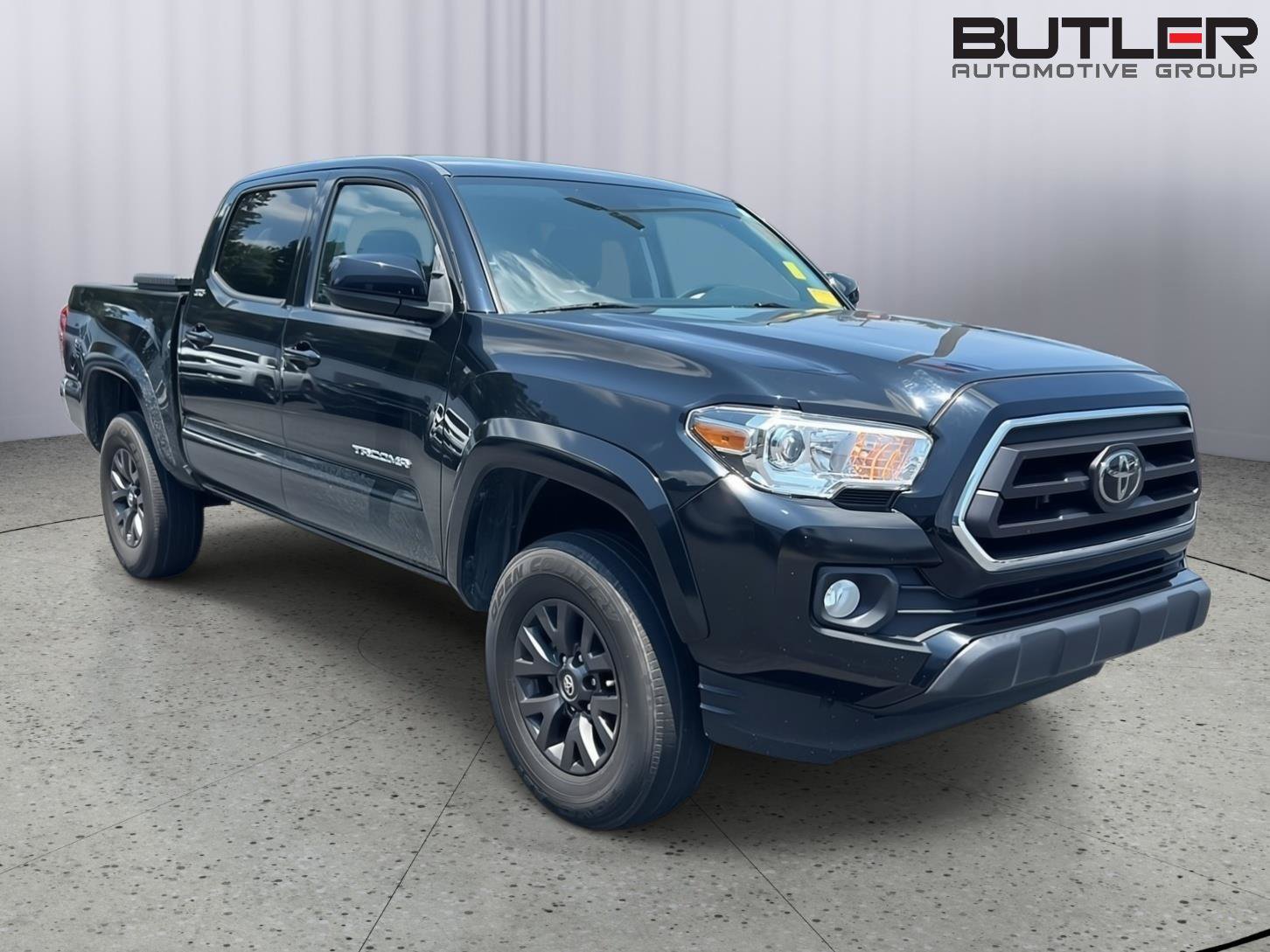 Used 2022 Toyota Tacoma SR5 RWD image 5
