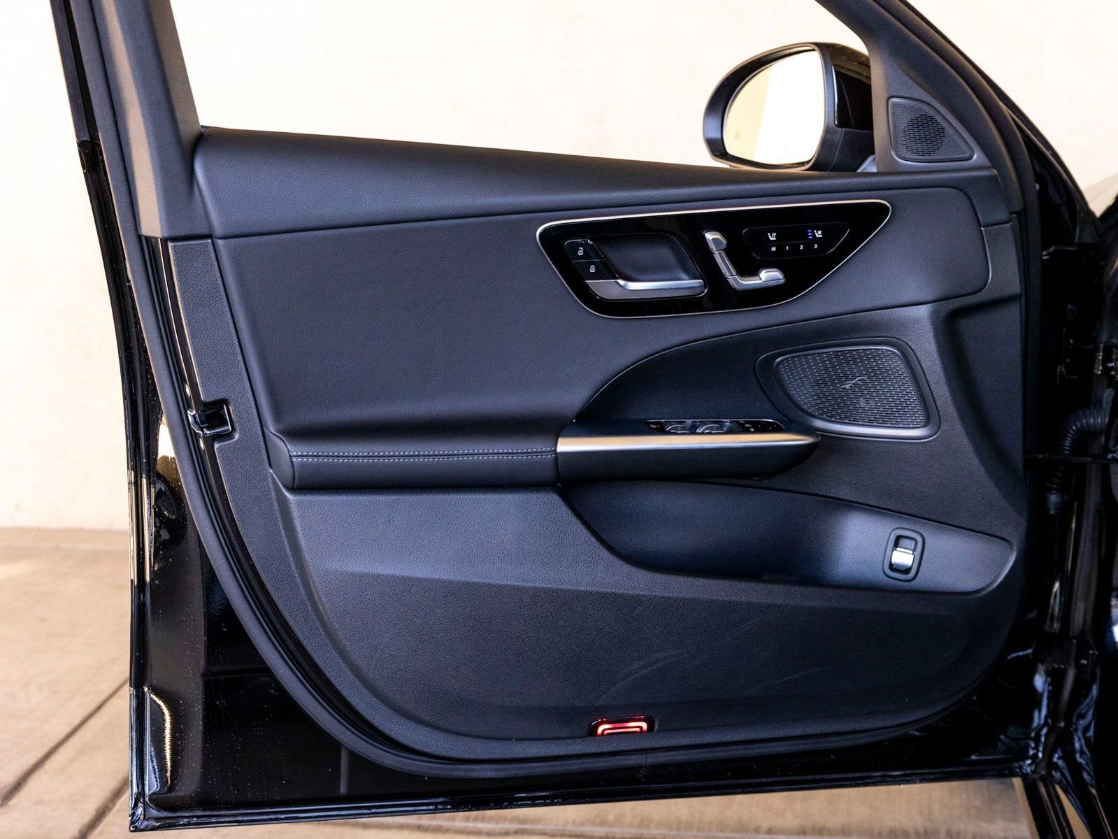 Used 2025 Mercedes-Benz C 300 Sedan image 12