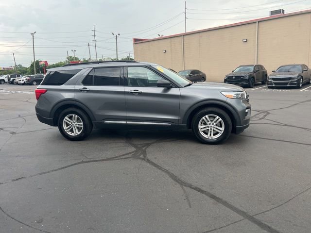 Used 2023 Ford Explorer XLT w/ Equipment Group 202A image 4