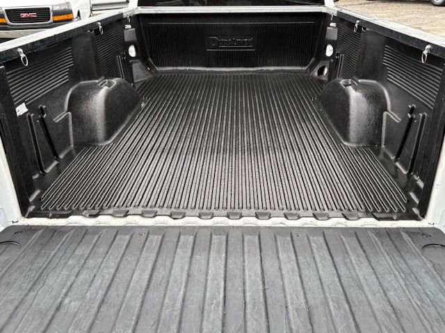 Used 2025 Chevrolet Silverado 1500 W/T image 9