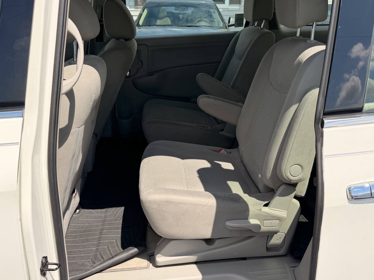 Used 2015 Nissan Quest S FWD image 10
