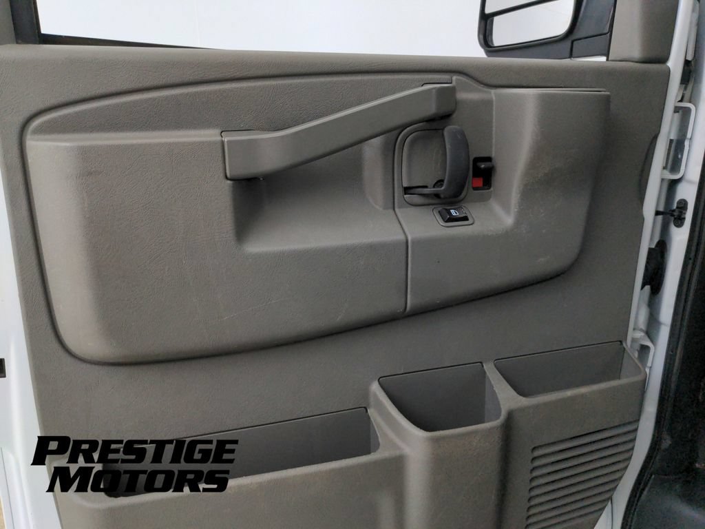 Used 2019 Chevrolet Express 2500 LT w/ LT Preferred Equipment Group RWD image 21