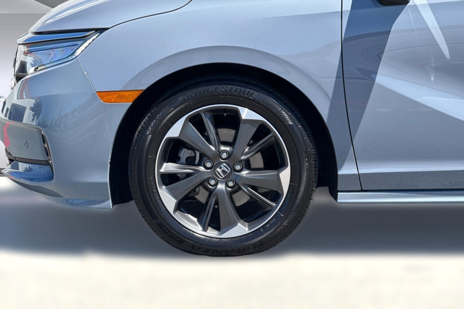 Used 2023 Honda Odyssey Elite image 11