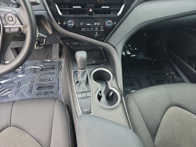 Used 2023 Toyota Camry LE image 3