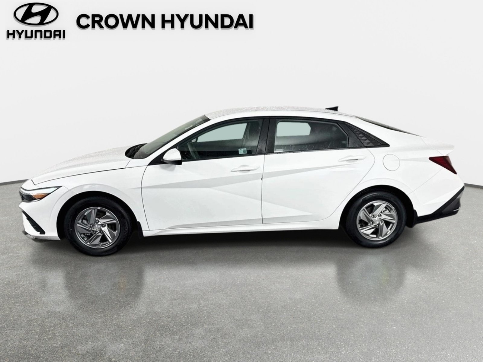 Used 2024 Hyundai Elantra SE FWD image 8