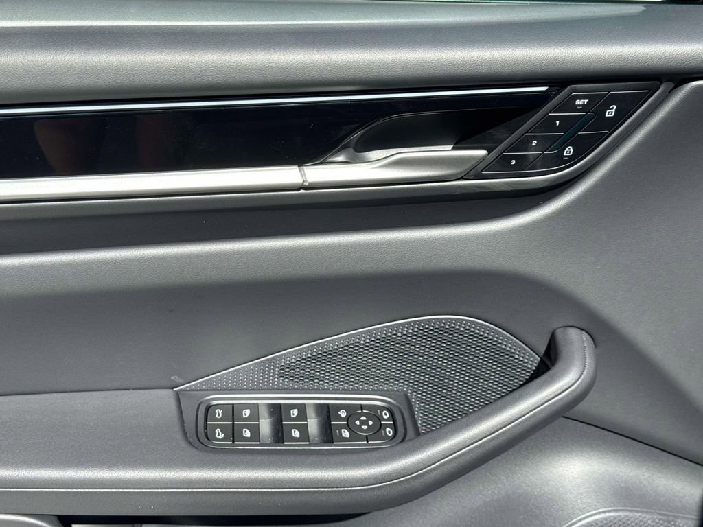 New 2026 Porsche Macan Electric image 23