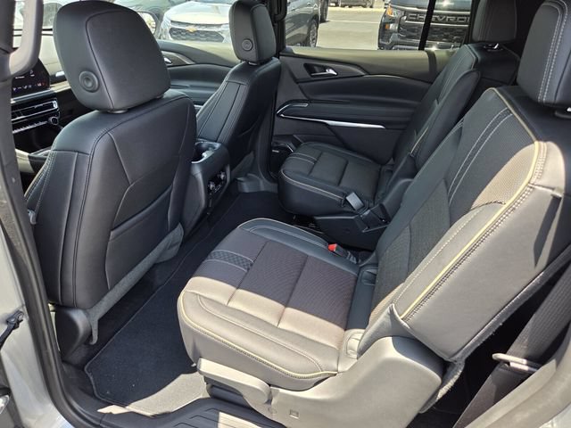 Certified 2025 Chevrolet Traverse High Country FWD image 11