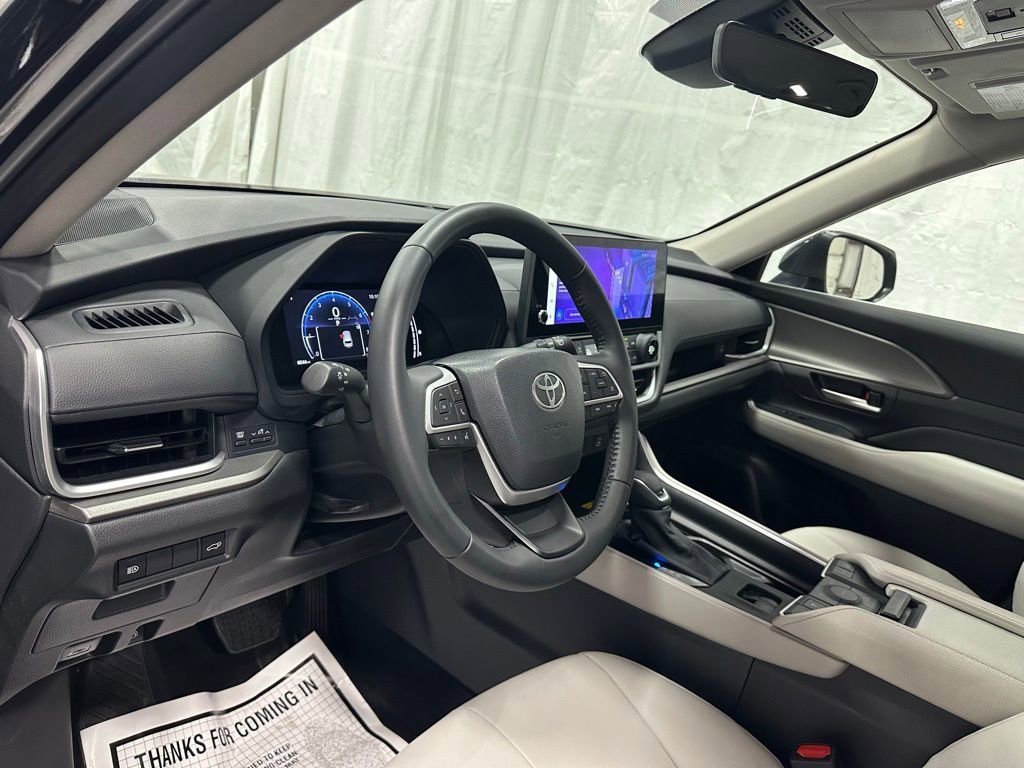 Used 2025 Toyota Grand Highlander AWD image 15